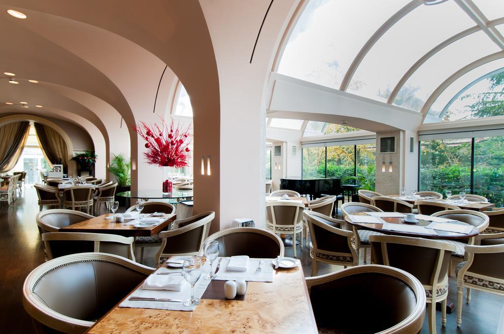 Pentelikon Hotel Kifisia Restoran fotoğraf